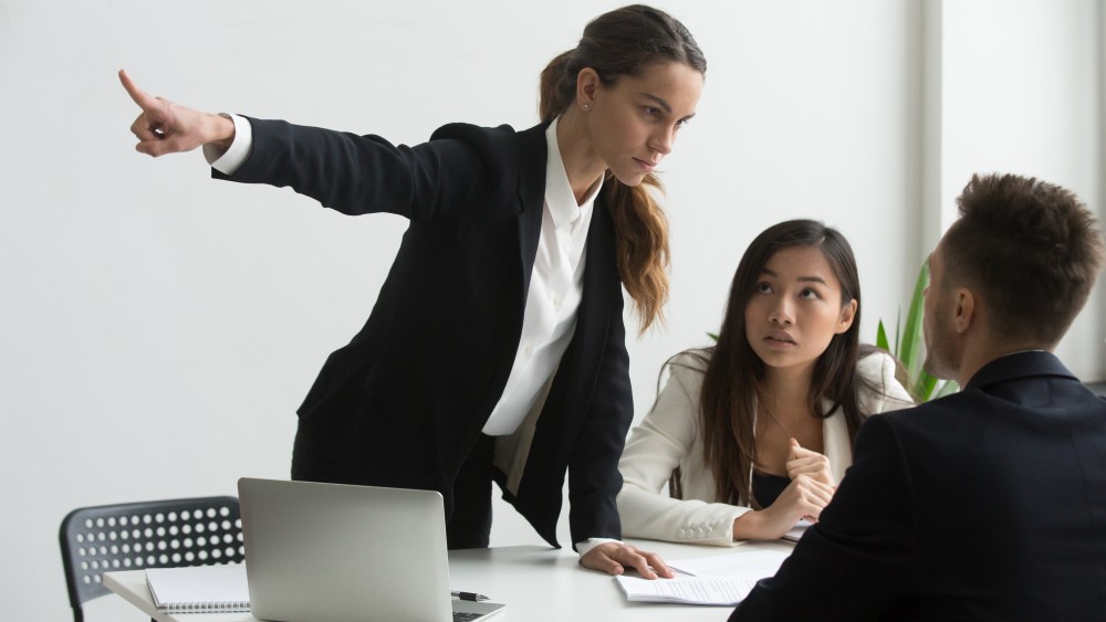 Kan jeg blive fyret på grund af samarbejdsvanskeligheder?