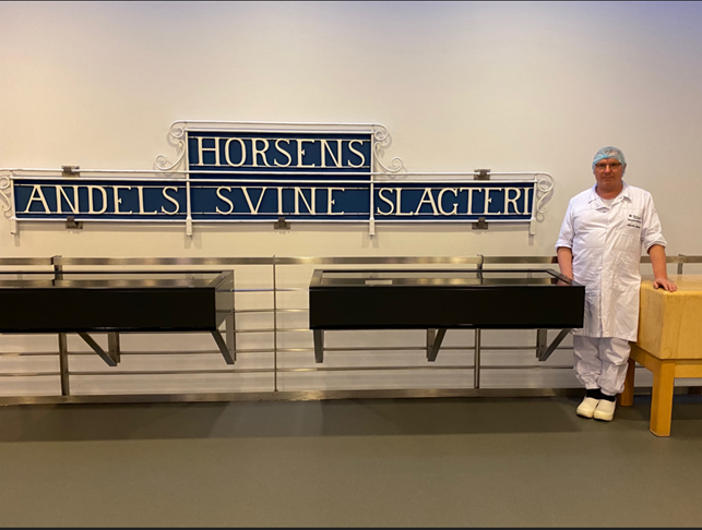 Billede til nyheden Morten har fejret 25-års jubilæum i kødkontrollen på Danish Crown i Horsens