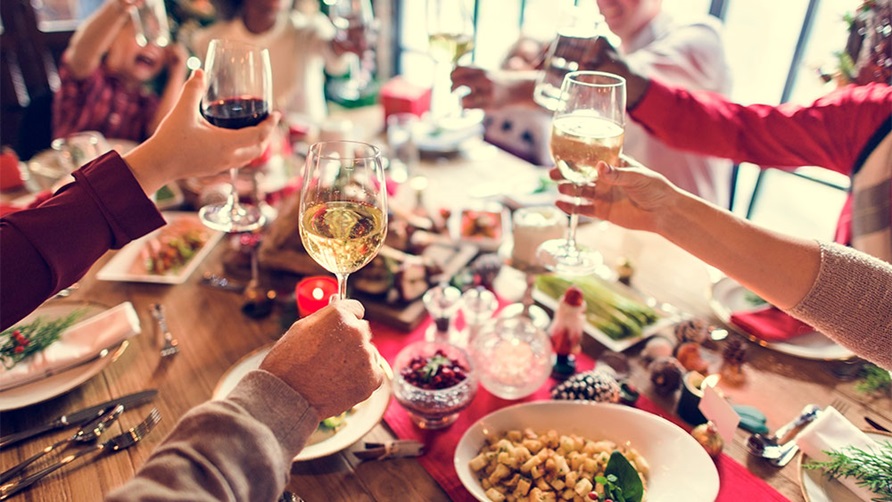 Billede til den relaterede nyhed Ulykke under julefrokost: Er det en arbejdsskade?